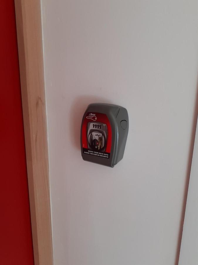 08 - Tres Joli Studio Tout Equipe Avec Parking Privatif Gratuit, Grand Fourgon Possible, Tout Le Linge De Maison Est Fourni Razac-sur-l'Isle Bagian luar foto