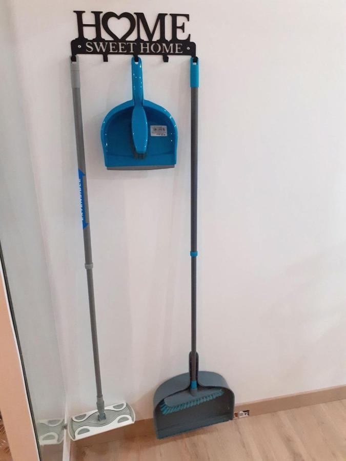 08 - Tres Joli Studio Tout Equipe Avec Parking Privatif Gratuit, Grand Fourgon Possible, Tout Le Linge De Maison Est Fourni Razac-sur-l'Isle Bagian luar foto
